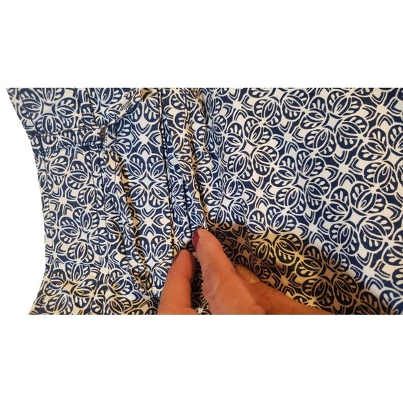 Athleta Bermuda Shorts Womens Blue White 6 Stretch Cuffed All Over Print  #44257 - Picture 14 of 16